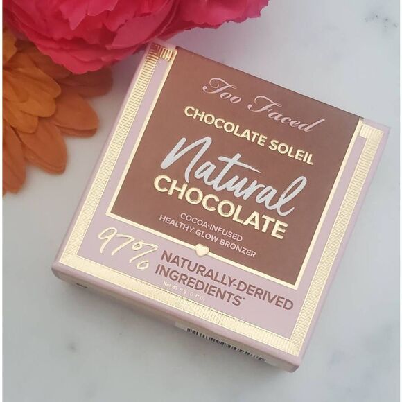 Too Faced Natural Chocolate Bronzer in Golden Cocoa - Picture 7 of 11